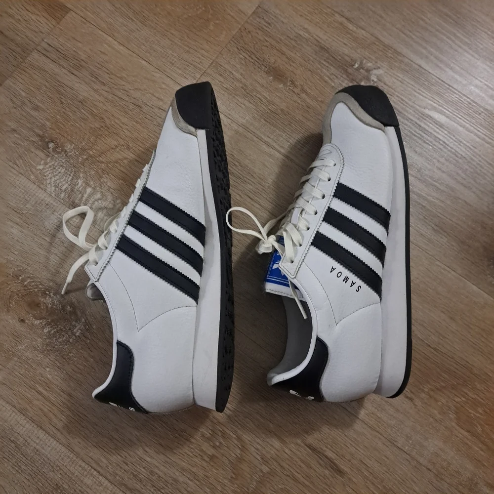 adidas classic sneakers